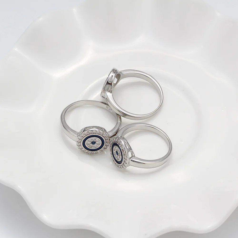 Голубая Эмаль не сужающийся книзу массивный серебристого цвета со всавкой из