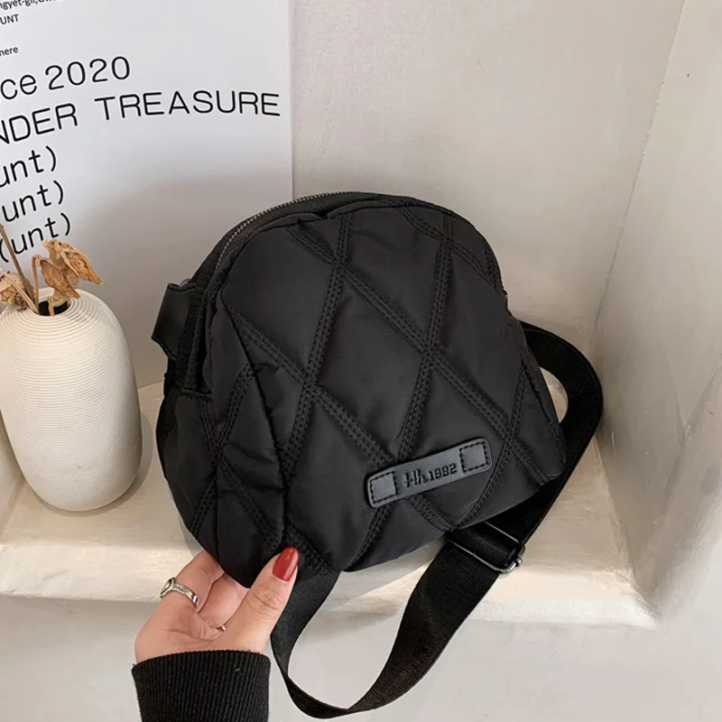 

Женские нейлоновые стеганые сумки на ремне 2022 Fashion Lady Cute Winter Trends Smart Phone Essential Portable Crossbody Bag сумка