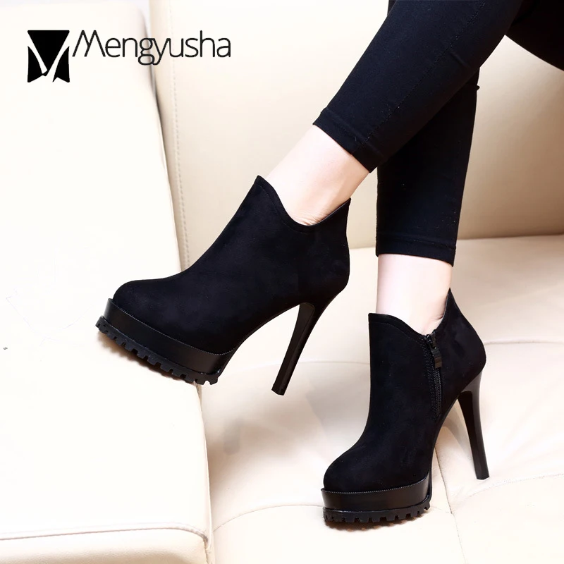 Новинка Дизайнерские ботильоны из флока на платформе Женские блестящие заклепки