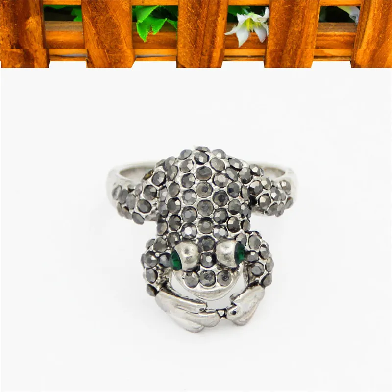 Exotic Frog Rhinestone Rings For Women Vintage Look Antique Silver Plated Animal Fashion Jewelry TR699