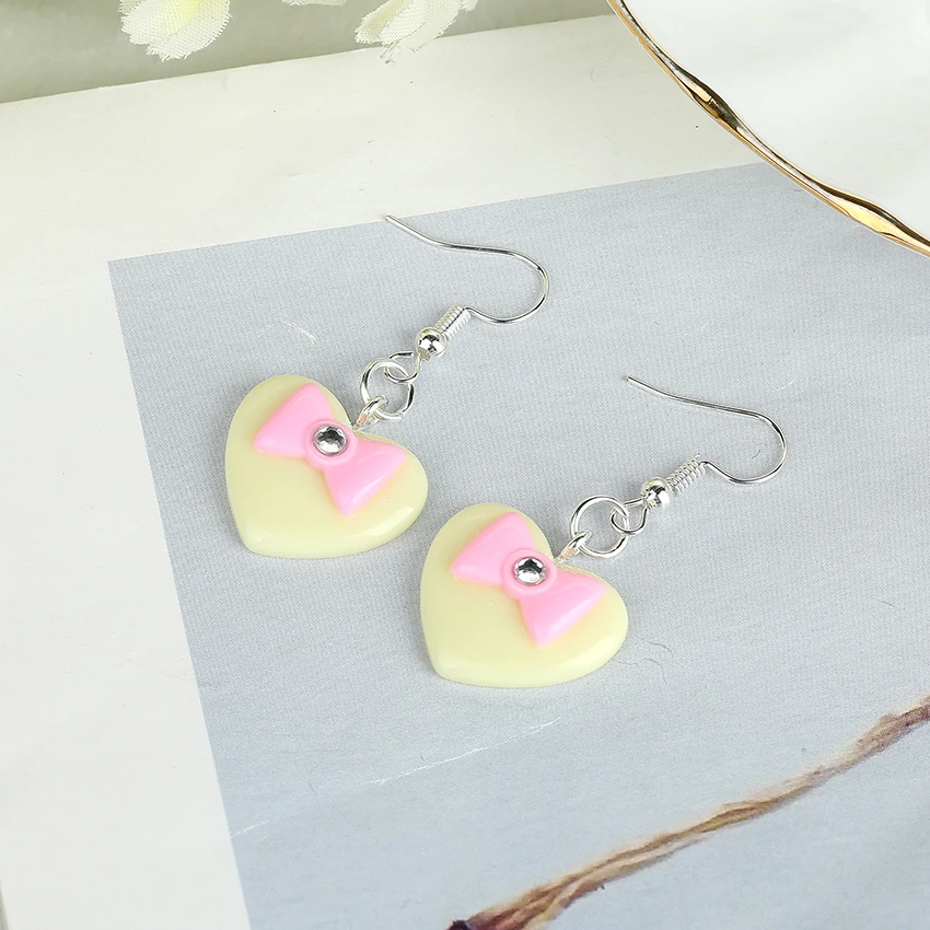 1 пара Симпатичные серьги подвески в форме сердца и банта из смолы градиентные