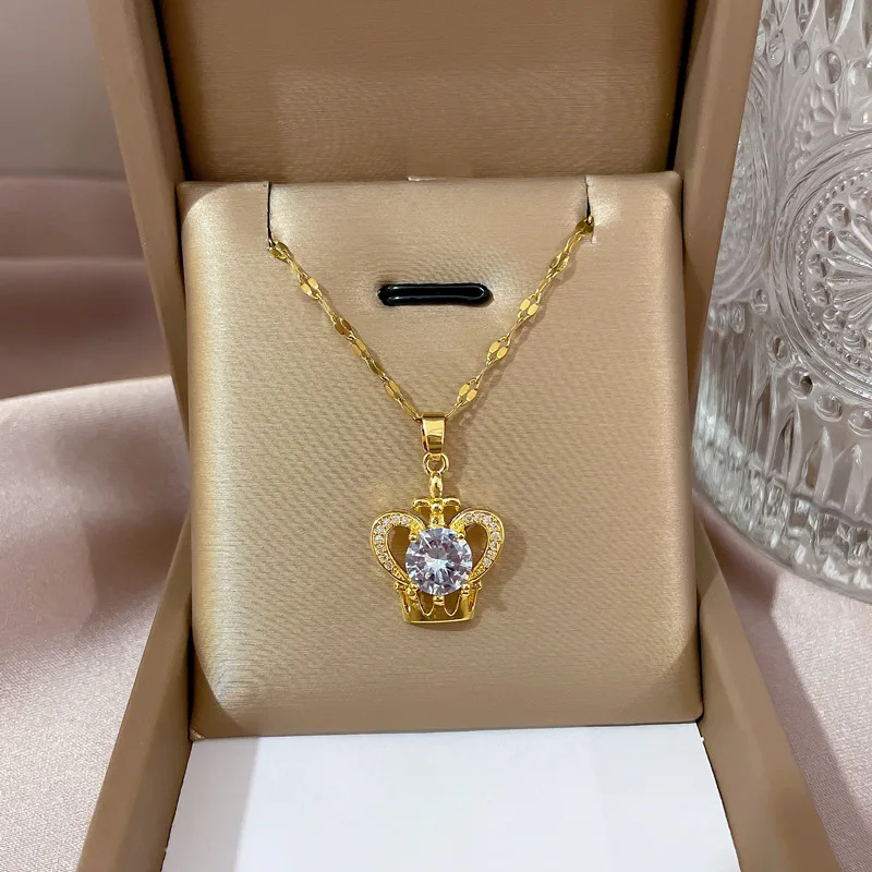 

For Women Gold Color Queen Crown Pendant Necklace White Round Cubic Zircon Crown Clavicle Chain Bridal Wedding Necklace Jewelry