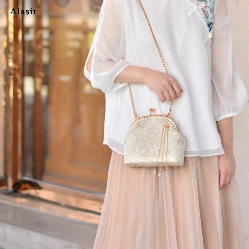 

Alasir Ancient Style Hanfu Handbag Handmade Jacquard Fabric Frame Bag Designer Tassel Bags Women Shoulder Bags Vintage Elegant