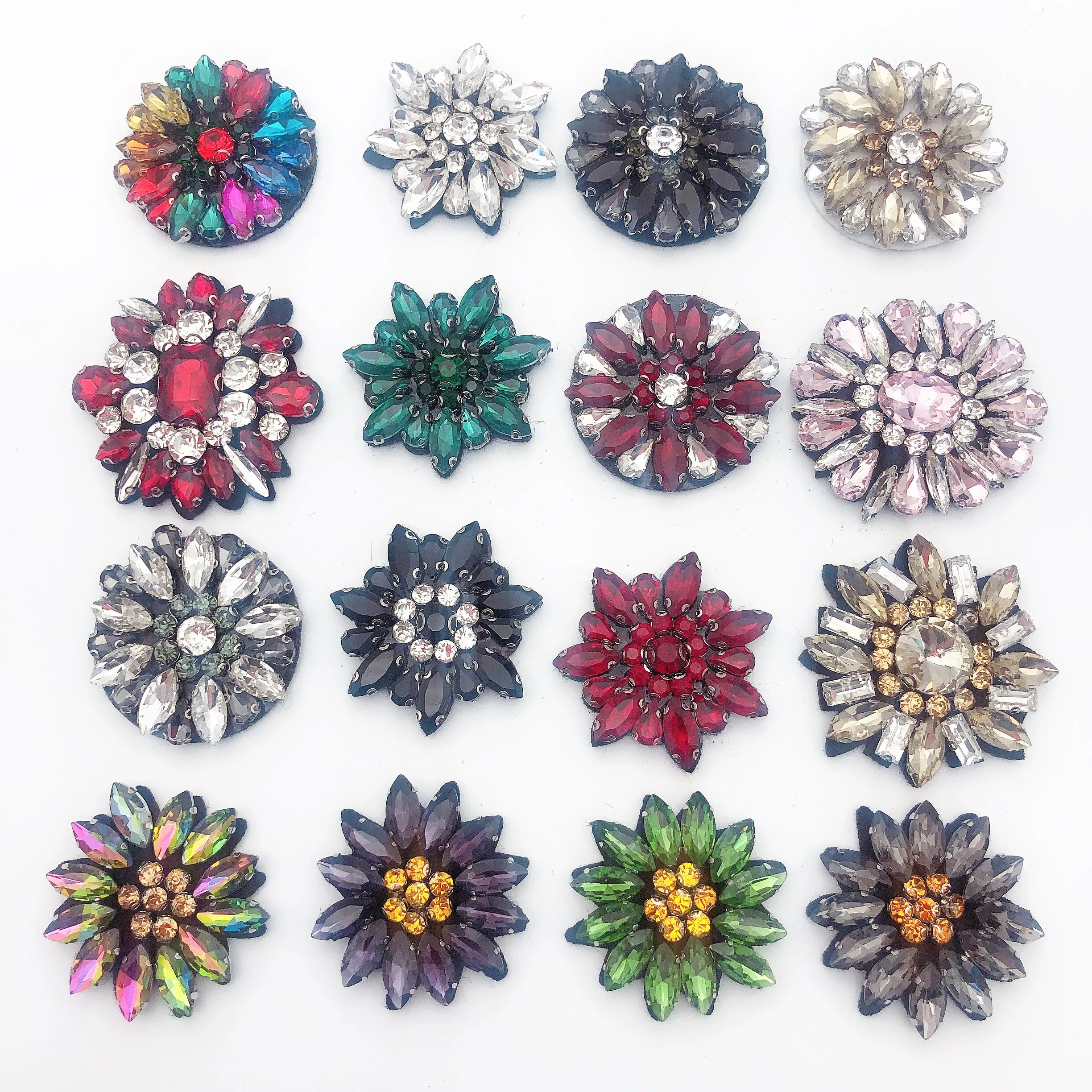 Вышивка ручной работы блестками бусинами цветами звездами сердцами аппликация