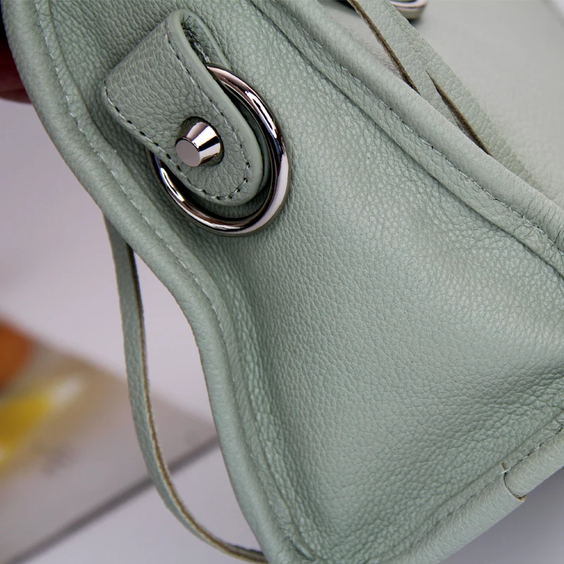 

Super Good-Looking Mint Green And Silver Hardware Original Goatskin Leather Wax Line Handbag Female Locomotive Messenger Fashion
