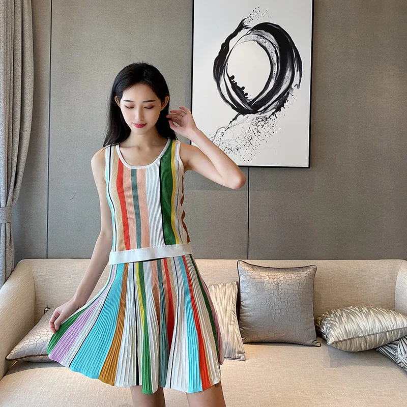

Fashion suit Rainbow Stripe ice silk knitting V-neck sleeve less slim new holiday style two piece suit for women