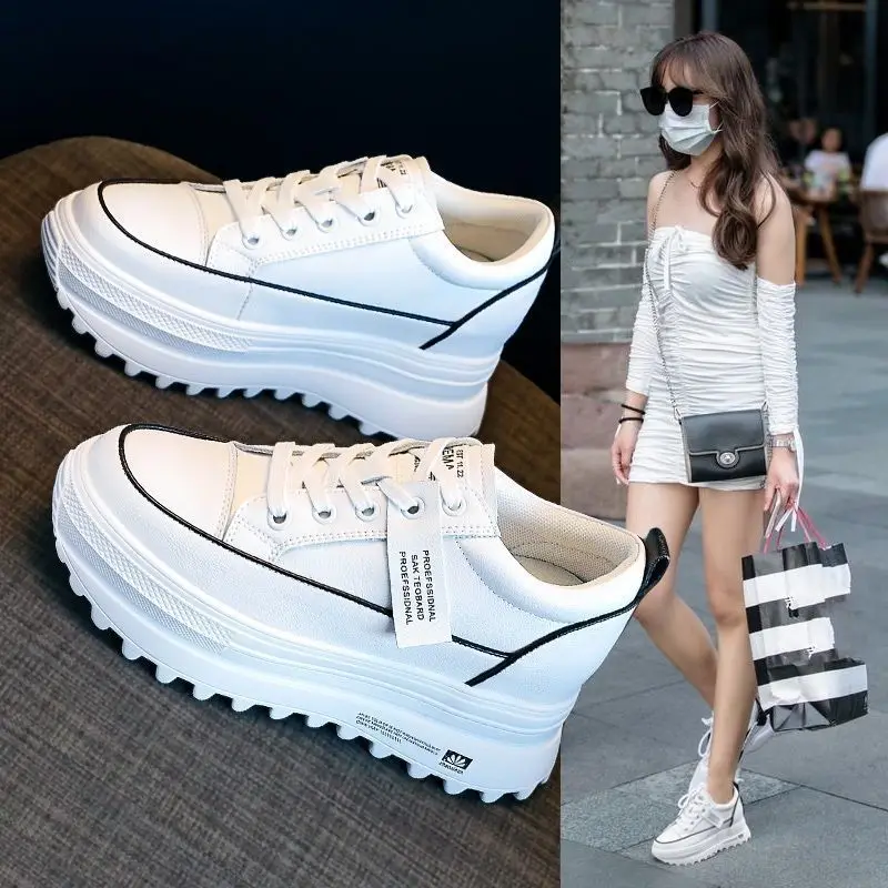 Женские кроссовки на платформе белые толстой подошве повседневные подходящие ко