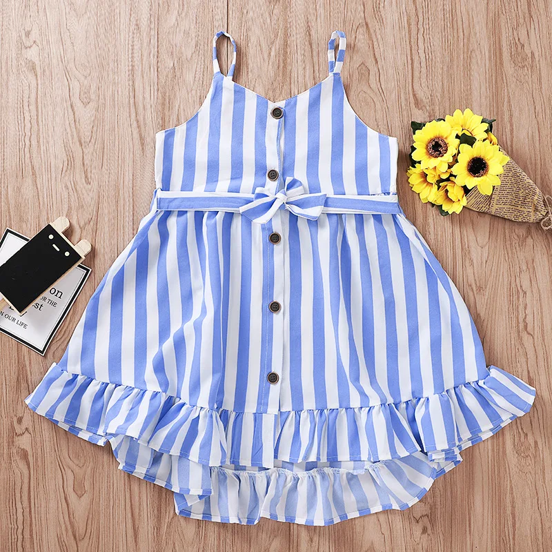 Летнее платье в синюю полоску на тонких бретельках нарядное и элегантное детское