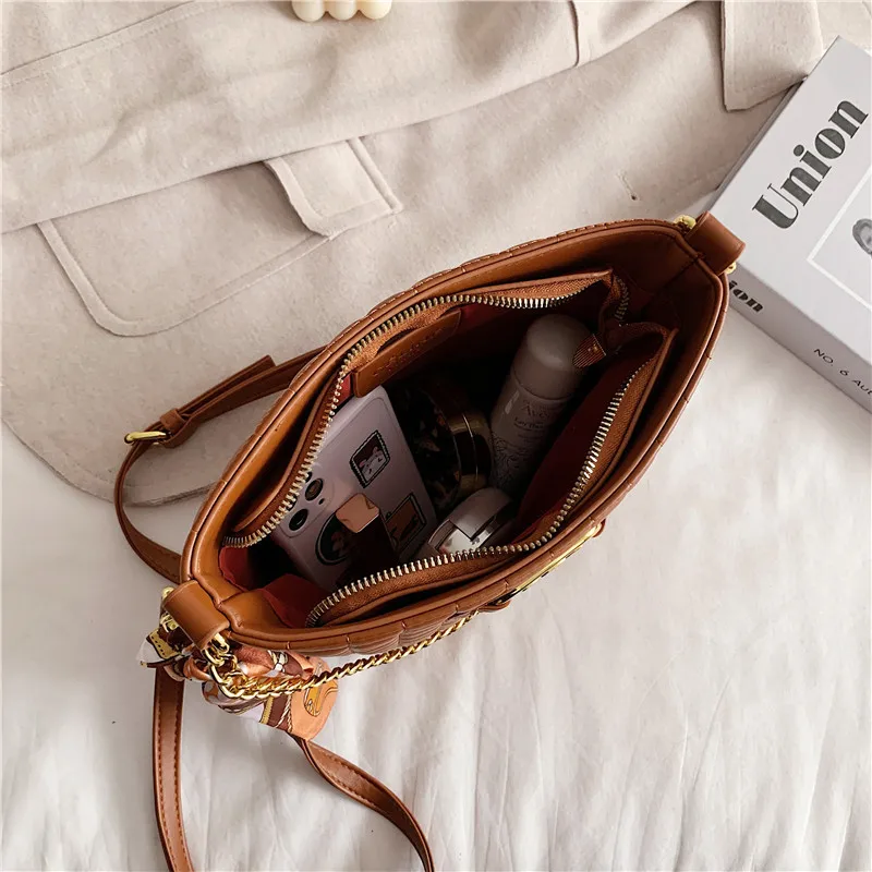 

Fashion Chain Tote Bucket Bags for Women 2021 New High Quality Pu Leather Shoulder Handbag Female Plaid Quilted Cross Body Bag
