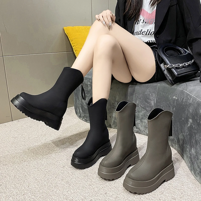 

Женские сапоги на платформе и высоком каблуке, с круглым носком, на молнии