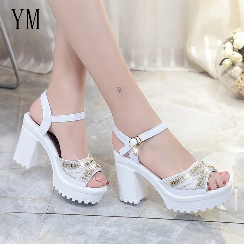 Летние женские туфли на массивном высоком каблуке с открытым носком пикантные