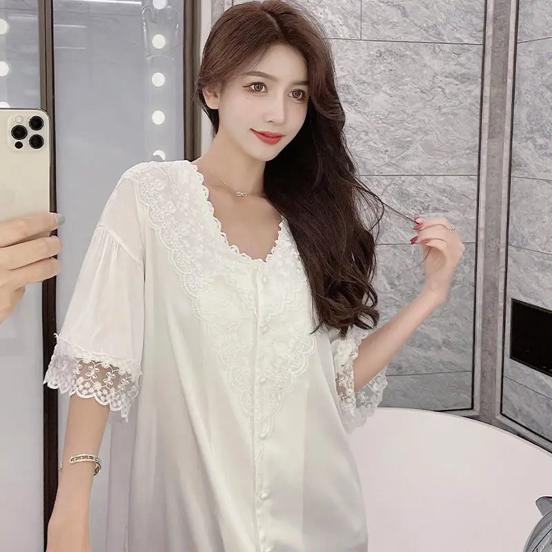 

2021 new spring and summer ice and snow silk nightdress female sexy lace foreign style short sleeve princess style pajamas