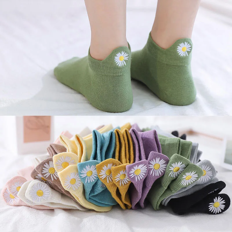 

Q 1Pair Japanese Funny Embroidery Daisy Women Socks Expression Ankle Socks Cotton Floret Daisy Sock Dropship 2022 New