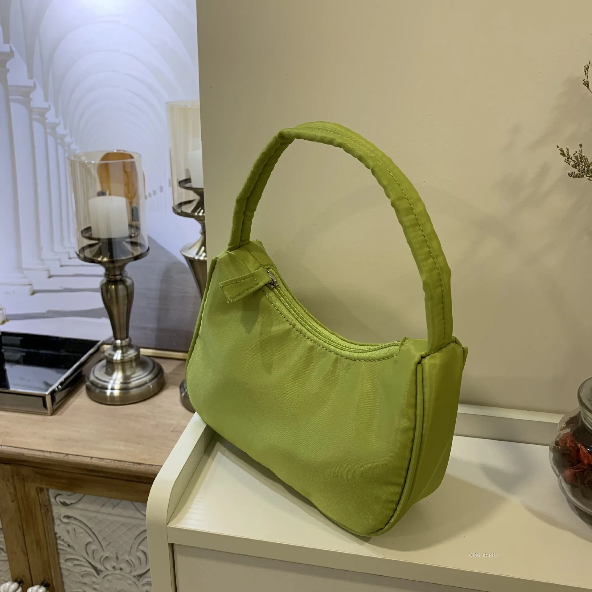 

Элегантная женская сумочка для подмышек, повседневные нейлоновые сумки-Хобо, маленькие сумки на плечо, простой дизайнерский Дамский клатч, ...