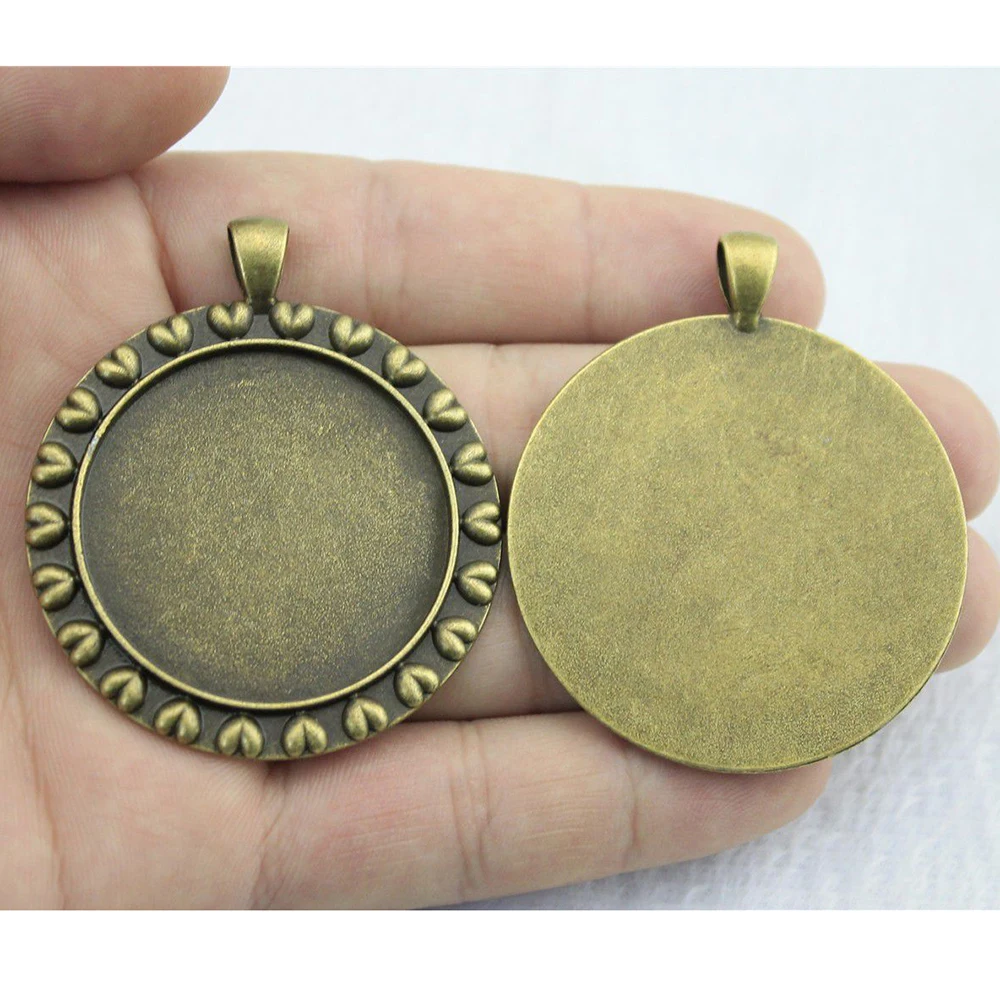 

WYSIWYG 2pcs 35mm Inner Size 2 Colors Heart Edge Style Zinc Alloy Cameo Cabochon Base Setting Charms Pendant For Jewelry Making