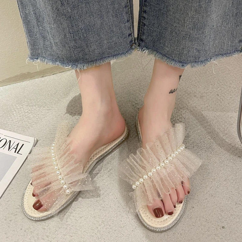 

Женские босоножки на плоской подошве, модные босоножки с кристаллами, жемчугом, кружевом, оборками, шнуровкой, бусинами и открытым носком, с...