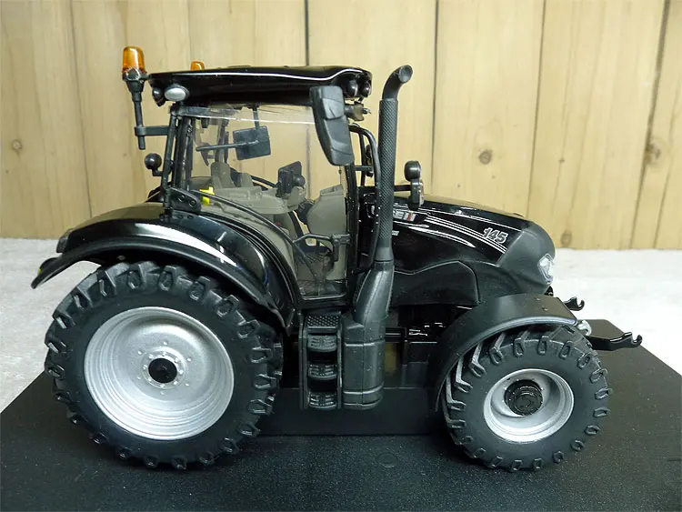 Чехол UH 1:32 5380 IH Maxxum 145 черный красивый трактор Литые металлические модели
