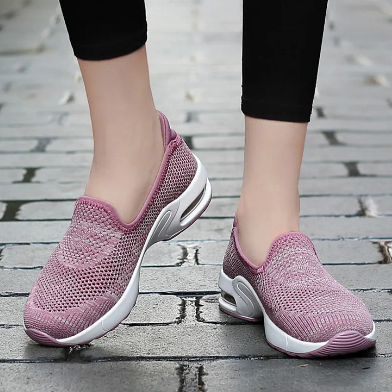 Легкие женские кроссовки Goln saсовки без шнурков яркие большого размера новая