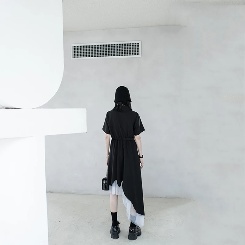 

[EAM] Women Black Spliced Print Ruffles Mesh Irregular Dress New Lapel Short Sleeve Loose Fit Fashion Spring Summer 2021 1DD7559