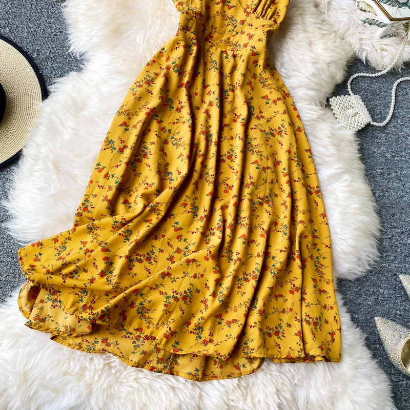 Длинное платье миди с цветочным принтом и v-образным вырезом в стиле бохо летнее