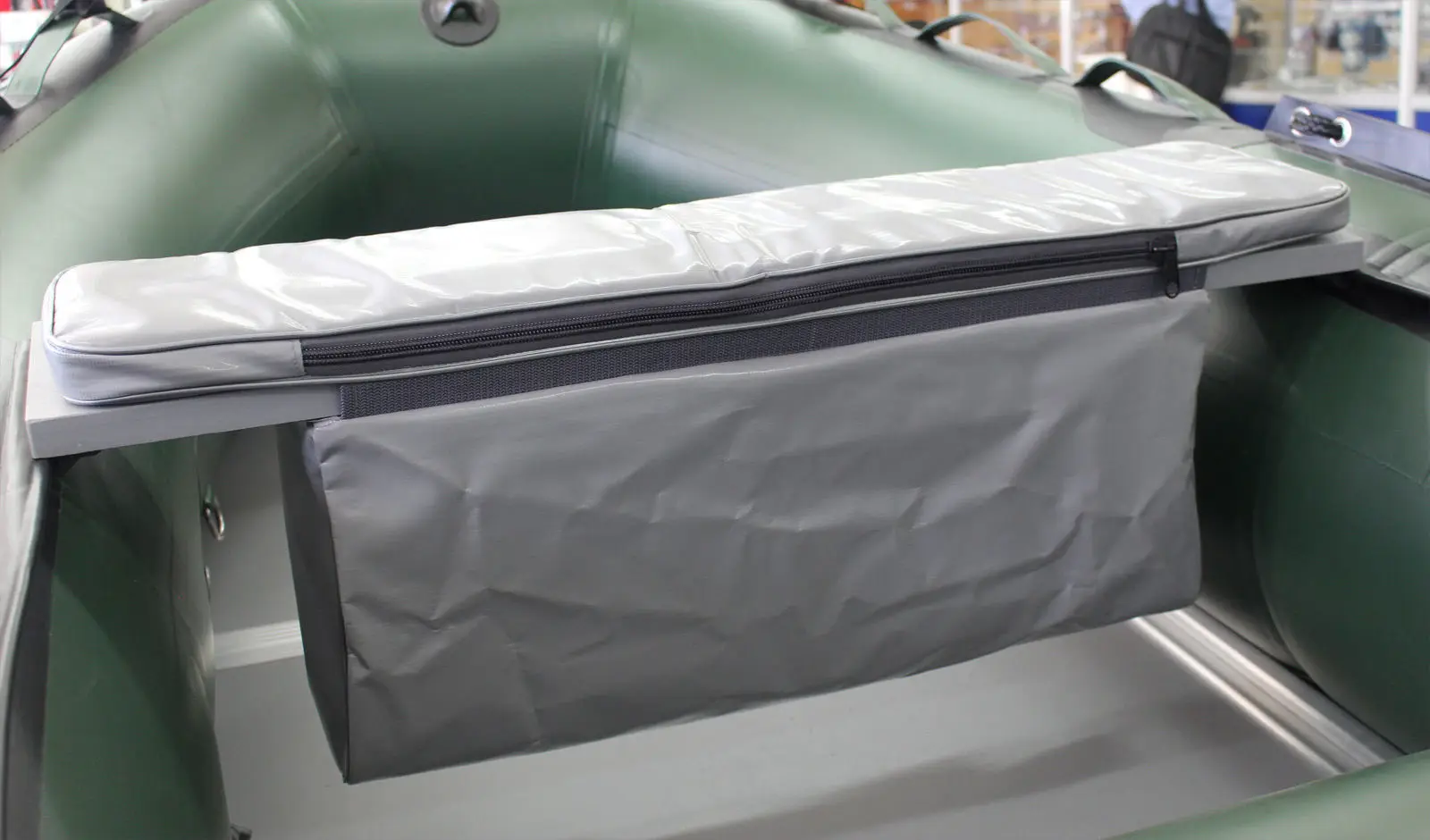 Сумка на сиденье с мягкой вставкой ПВХ 940х240х650 мм sumka_pvkh_240 |