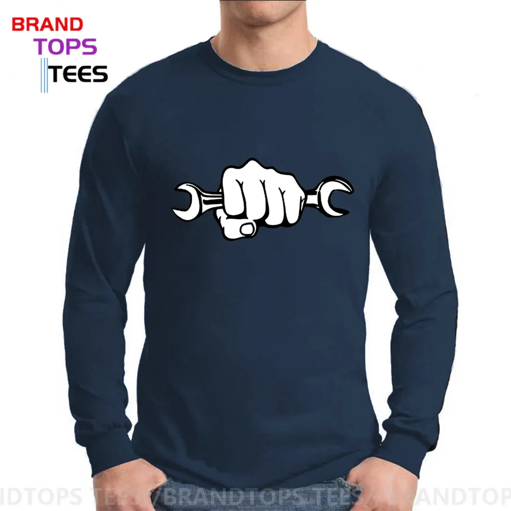 Механик держит ключ дюймовый стандарт мотоцикла футболки забавные Father's