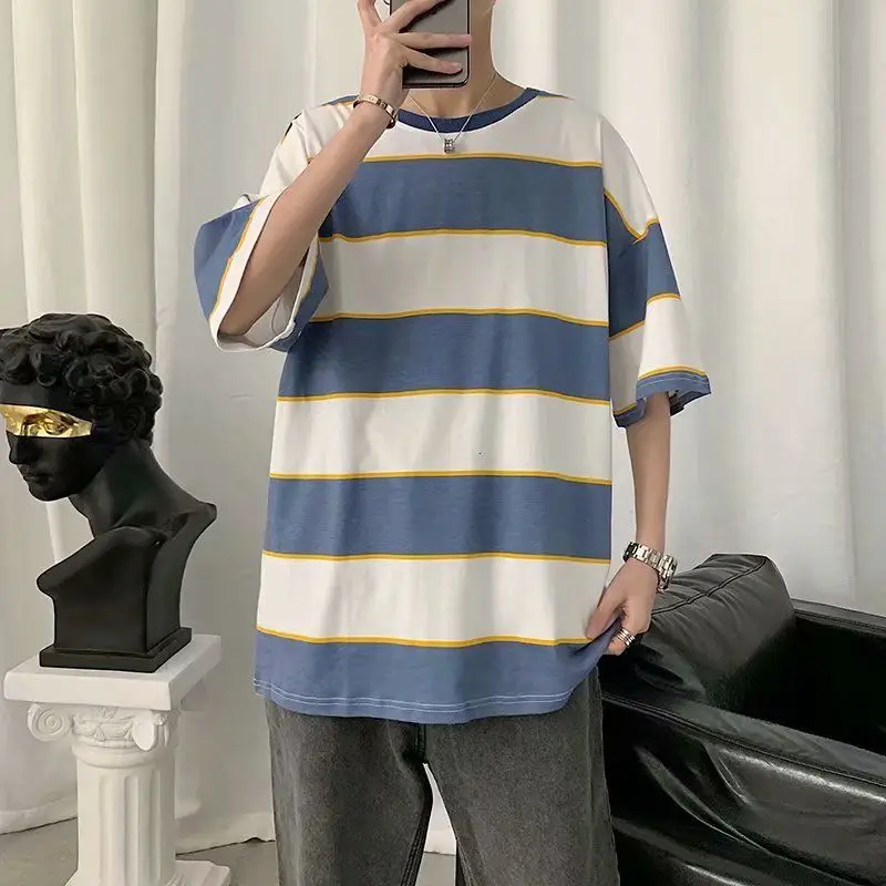 

2021 Men's T-shirt Spring New Ins Base Striped Short Sleeve Loose Trend Versatile Top Fashion Streetwear Hot Sale