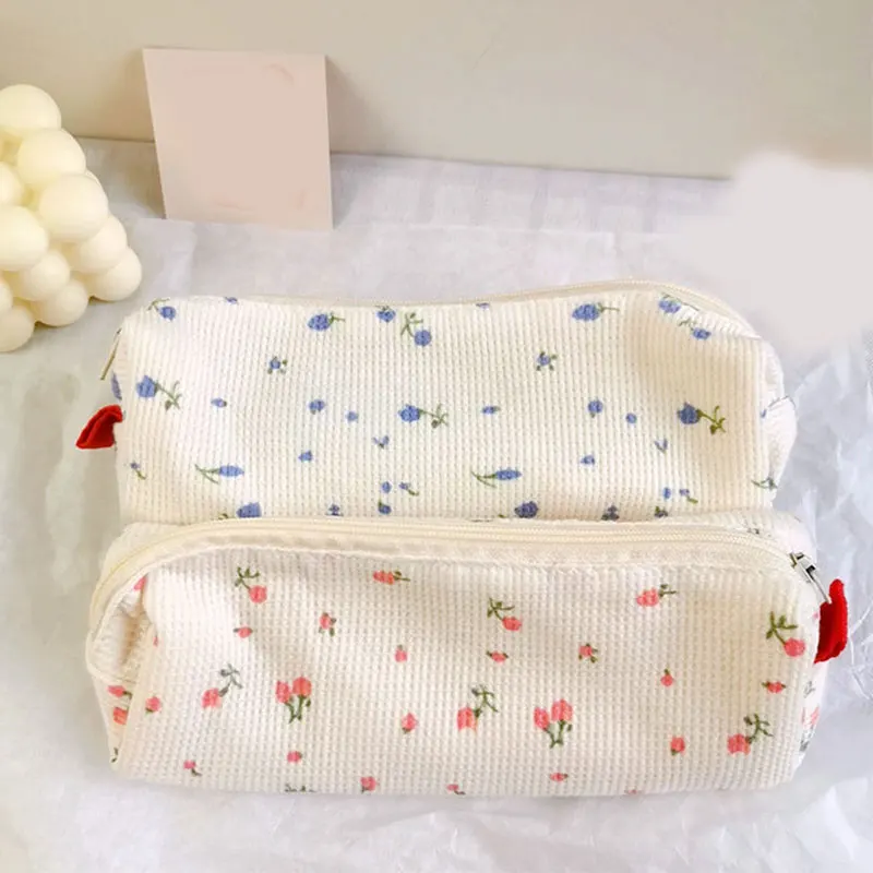 

Small Floral Printed Pencil Case Cosmetic Bag With Zipper Ins Style Stationery Bags Colorful Personality Sweet Color Makeup Bag