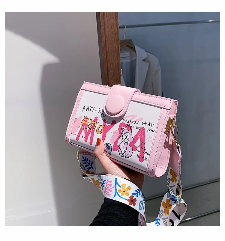 

Pink/White INS Chic Girl Bags Designer Cute Cartoon Strawberry Printing Crossbody/Shoulder Bags Leather Wide-strap Women's Bag