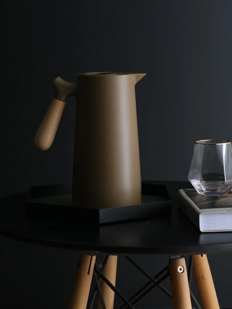 Стеклянная подкладка без грязи деревянная ручка прессования бутылки горячей