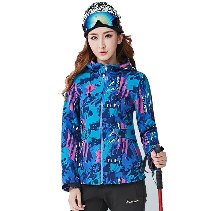 Женская куртка водонепроницаемая походная ветрозащитная теплая спортивная