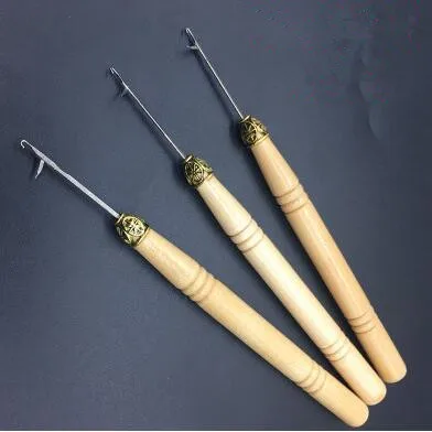 A 3pcs 3 шт./компл. крючки игл с деревянной ручкой крючком шить парик Наращивание волос Инструменты Аксессуары для вязания - Цвет: A 3pcs
