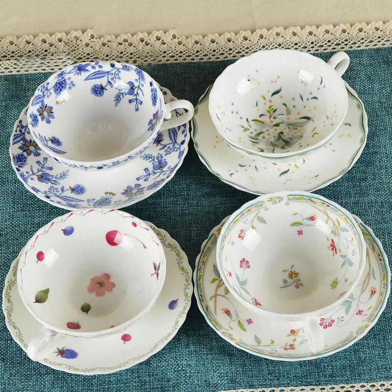 Керамический костяной чайный набор 180 мл с цветами в пасторальном стиле