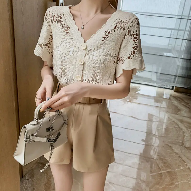 

Suit 2021 new style women's street style foreign style suit fashion hollow out small shirt wide leg shorts two piece set