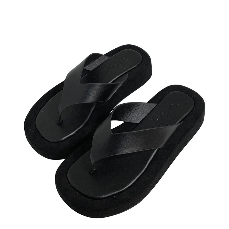 

The same clip foot flip flop for women in summer