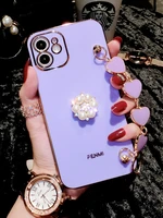 fashion inlaid with pearl flowers chain wristband soft case for iphone 11 12 13 pro max 7 8 plus xr x xs se iphone cover fundas