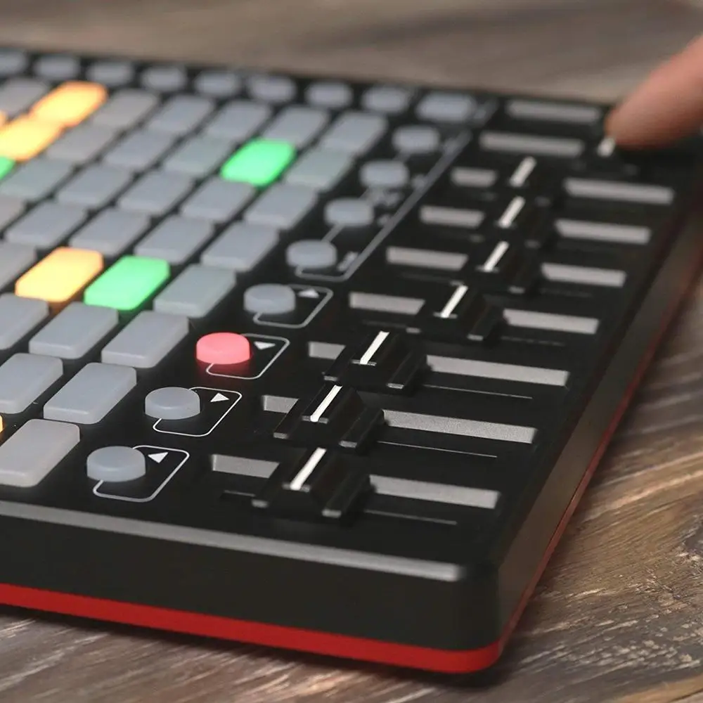Akai Профессиональный APC Mini Compact Ableton live контроллер и Live загрузка в реальном времени