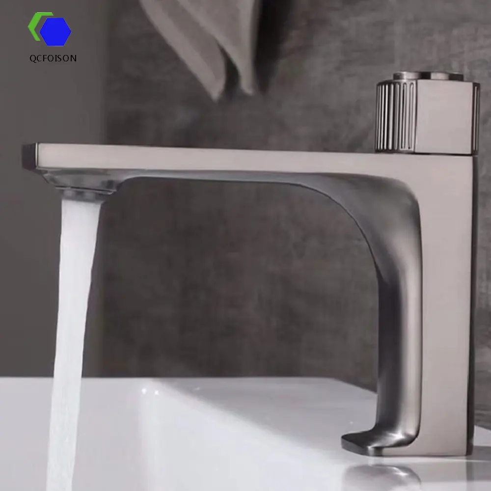

QCFOISON Bathrom black washbasin faucet water mixer tap for basin brass Chrome cast spigots sink single lever sanitary ware tap