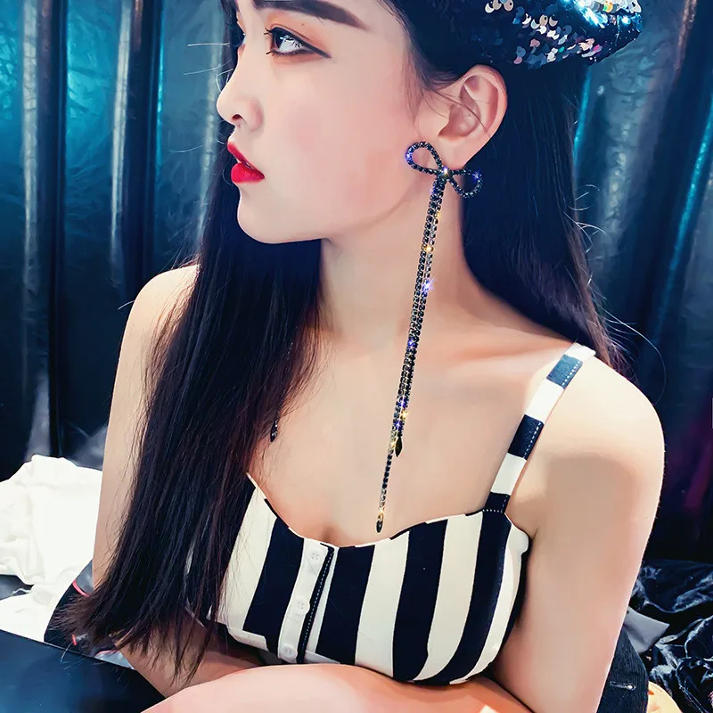 Женские длинные висячие сережки FYUAN черные серьги подвески с бантом и стразами