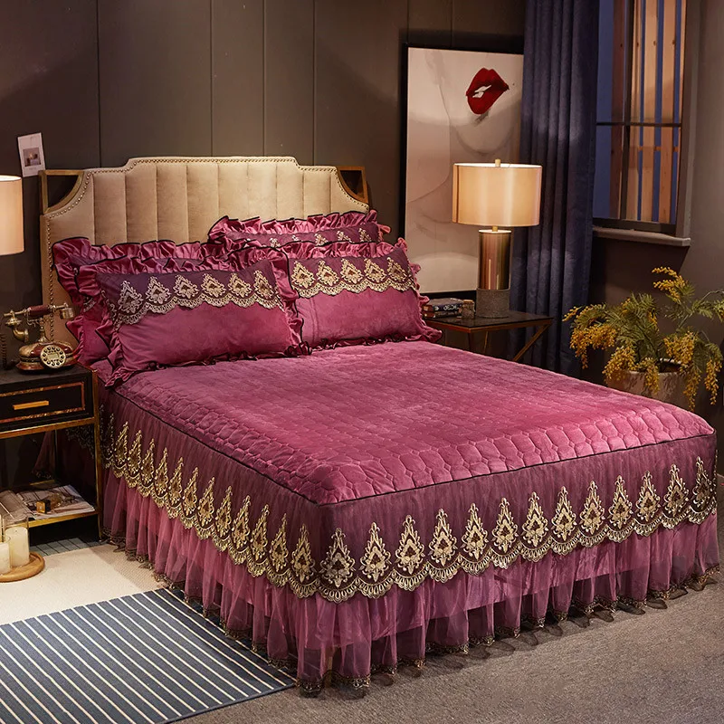 Утолщенное кружевное стеганое покрывало с кристаллами Наволочки 2/3 шт.