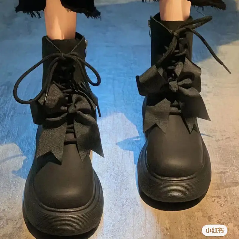 

Женские ботильоны QWEEK на платформе, милые осенние модные полусапожки на молнии, с бантом, черного цвета, в стиле Харадзюку