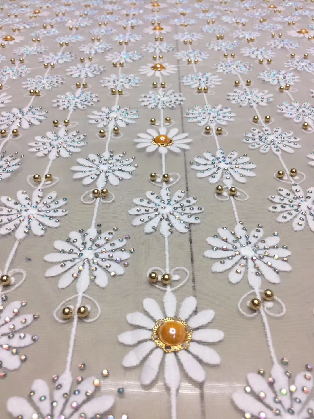 

Белая французская кружевная ткань с бусинами и камнями, сетчатый тюль, Высококачественная нигерийская кружевная ткань для свадьбы 2018, 5 ярдов/лот D23921