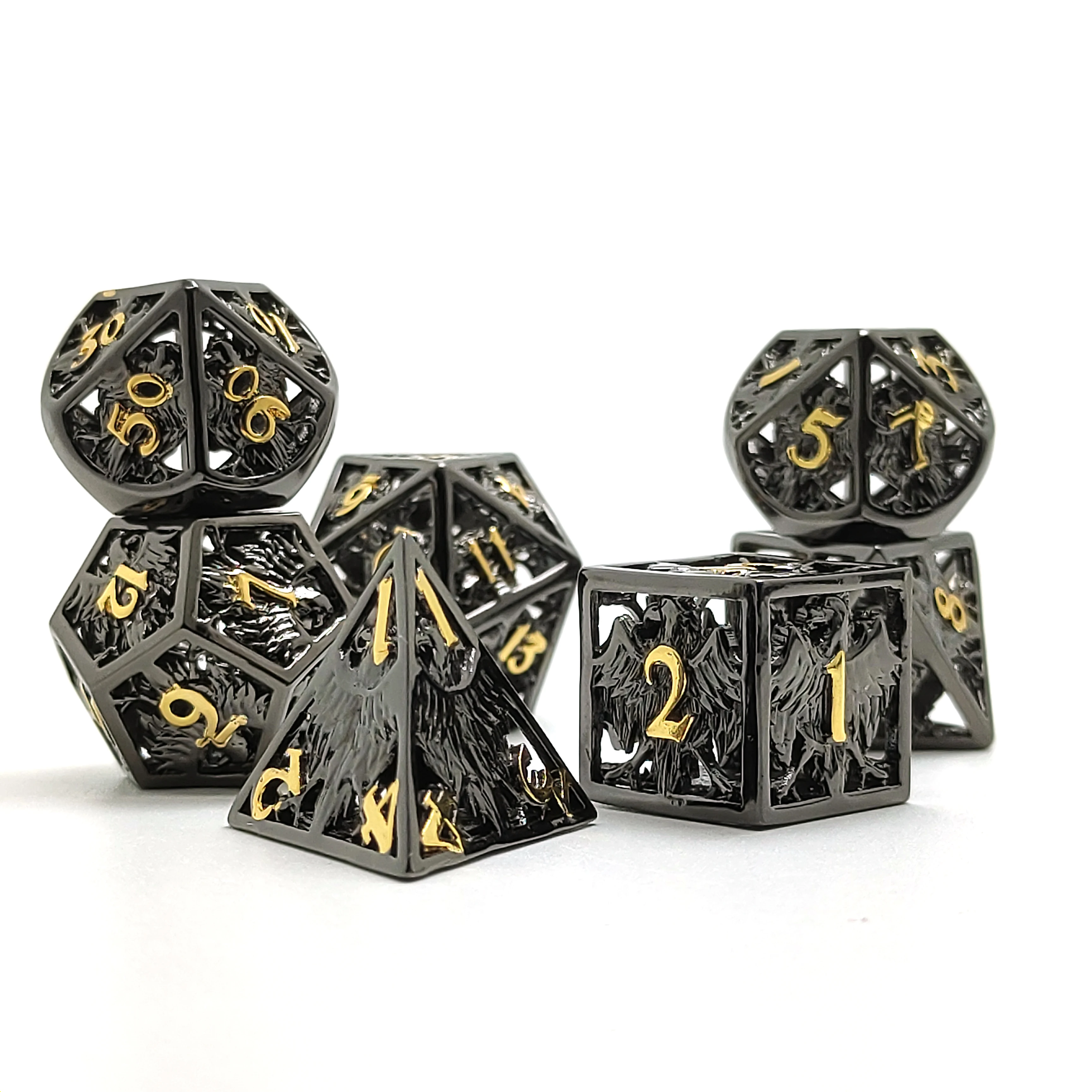 

Hollow out metal dice COC board game running group TRPG kesulu multi-faceted color dragon and dungeon dnd