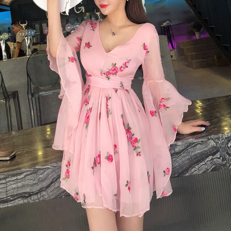 Женское платье осень 2020 новый стиль сексуальное с v-образным вырезом и цветочной