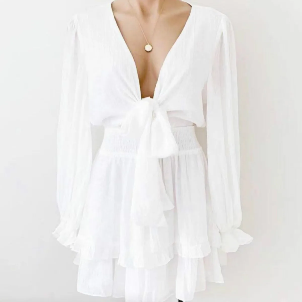 

BGW Elegant Chiffon Draped Mini Dress Women Sexy Deep V-neck Long Sleeve Pleated Ruffle Dresses Hollow Out Short Cocktail Dress