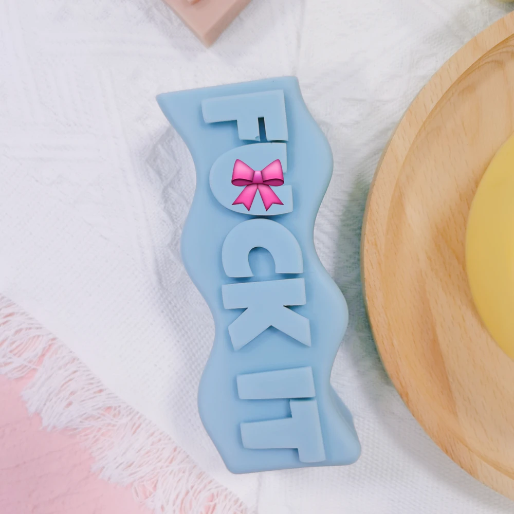 Уникальная силиконовая форма Squiggle в виде милой свечи прямоугольной формы