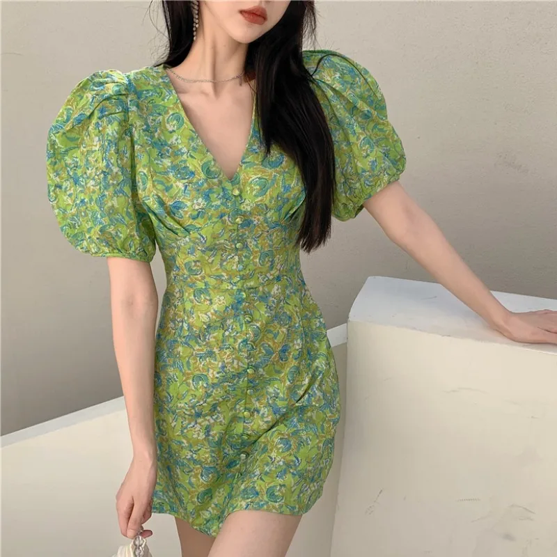 

Oil painting puff sleeve casual dress 2021 new summer French design sense niche floral short dress Lantern Sleeve V-Neck