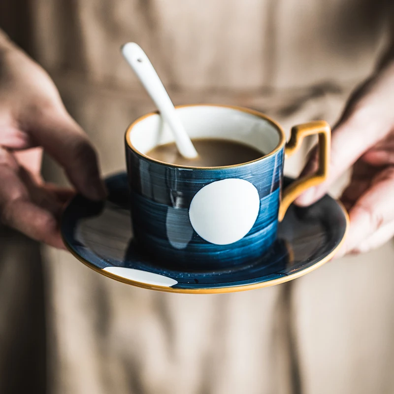 

European Ceramic Coffee Cup Set Royal Luxury Gold Rim White Tea Cups Saucer Reusable Wedding Tazas De Cafe Drinkware EB50BD