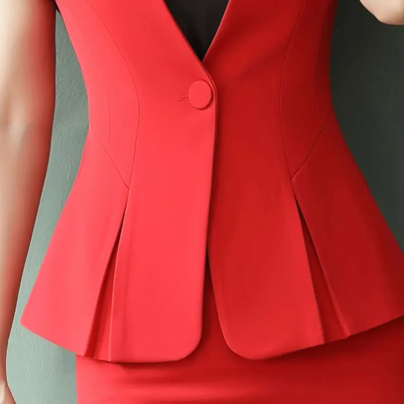 Женский костюм с юбкой элегантный красный офисный из двух предметов блейзер