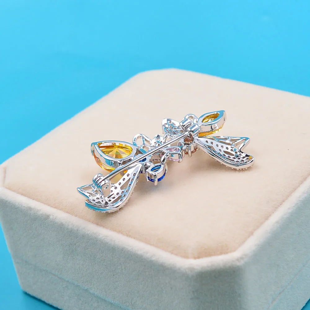 

CINDY XIANG Luxury Cubic Zirconia Bee Brooches For Women Copper Jewelry Insect Fashion Brooch Pin New Arrival 2020